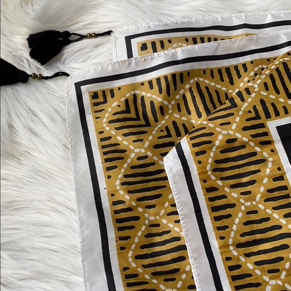 Black & Yellow Scarf - Picture 4 of 5